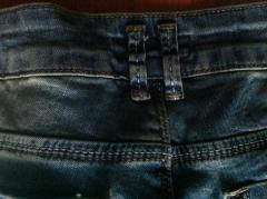Taşlı Desenli Yırtık Model Kot Pantolonlar